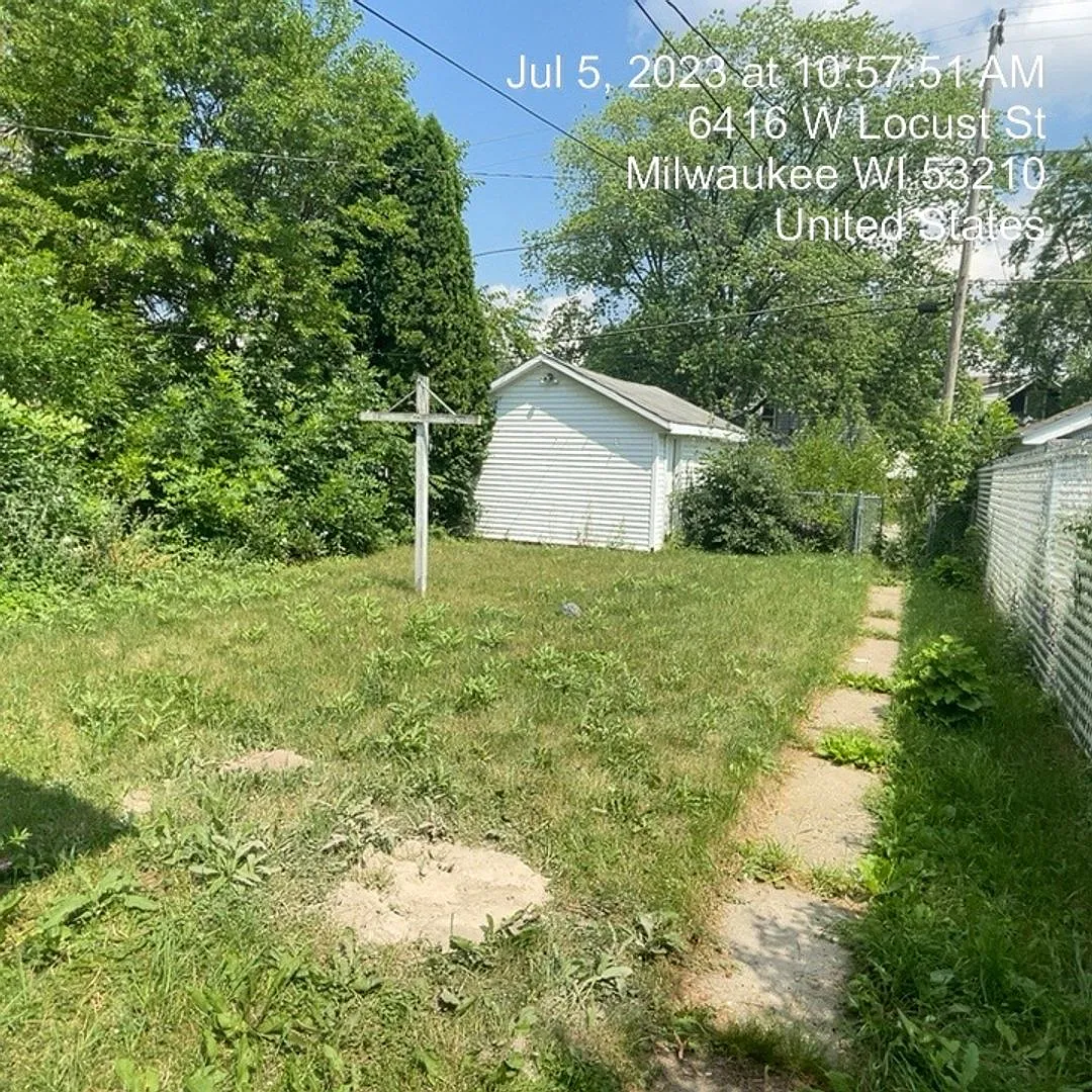 3br Single Family 1.5 Story Home, In Very Popular Location, Yard, Garage, — Photo 2