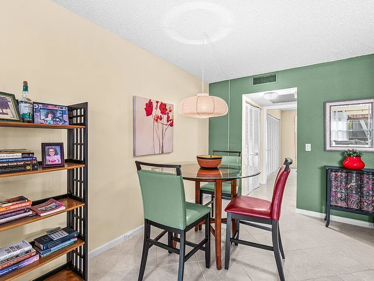 68 Suffolk Dr #68-B — Photo 9