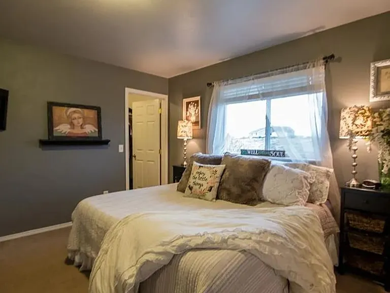 8660 Cut Throat Dr — Photo 2