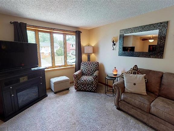 3rd image of 6838 Nettle Creek Dr