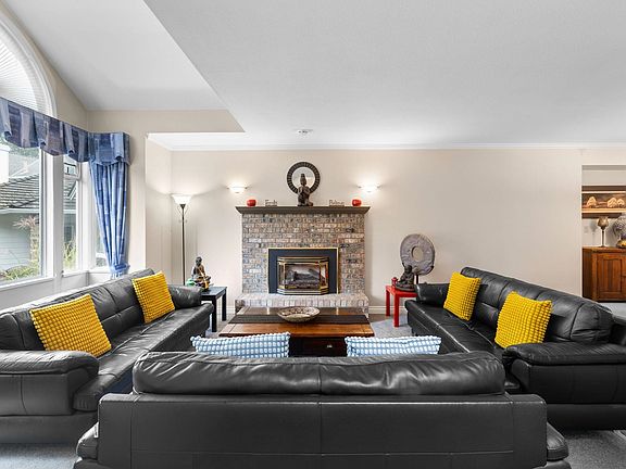 3rd image of 6173 Parkside Ct