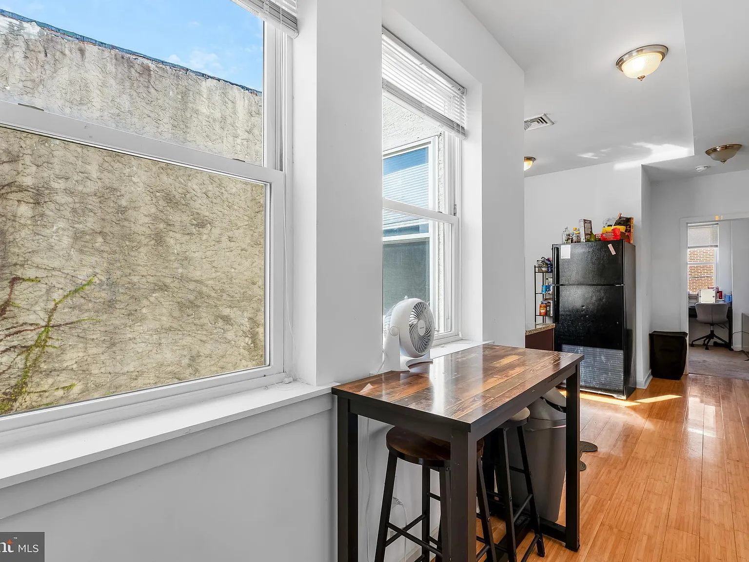 1 bed, 1300 sqft, $625 — Photo 4