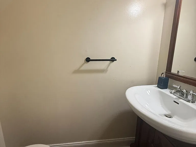 1080 Pendleton Ct — Photo 14