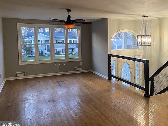 5th image of 106 Parkview Rd