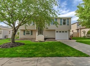 54 Madeira Dr, Depew, NY 14043