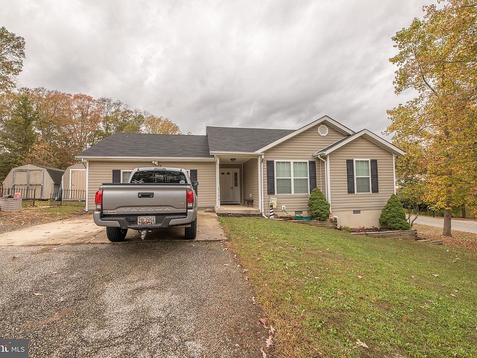 1st image of 25796 Hills Dr