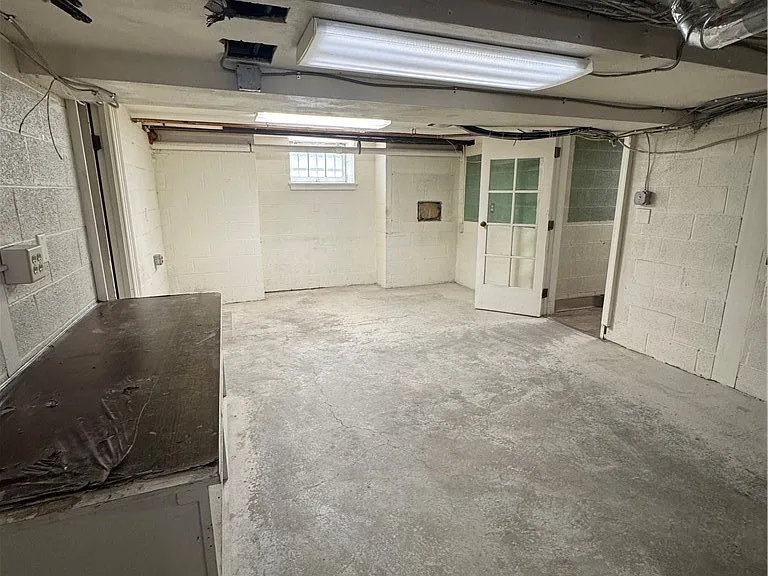 77 W Humboldt Pkwy #B — Photo 31