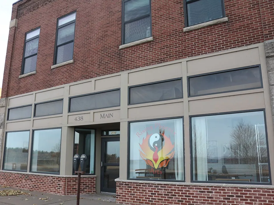 438 Main St E #1