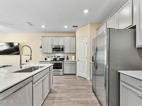5th image of 12734 JOSSLYN Lane