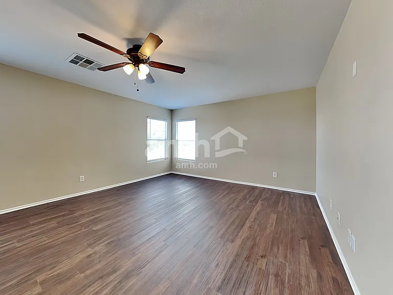 10246 Massachusetts Ln — Photo 14