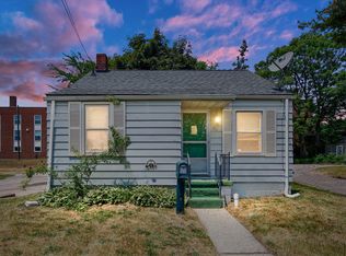 19 Adelaide St, Pontiac, MI 48342