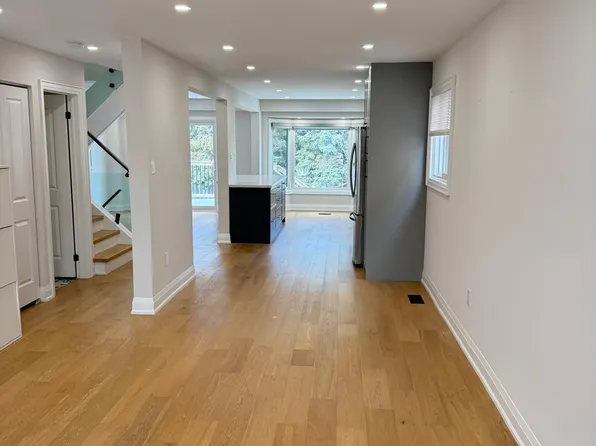 1143 Beaver Valley Cres, Oshawa, ON L1J 8N3