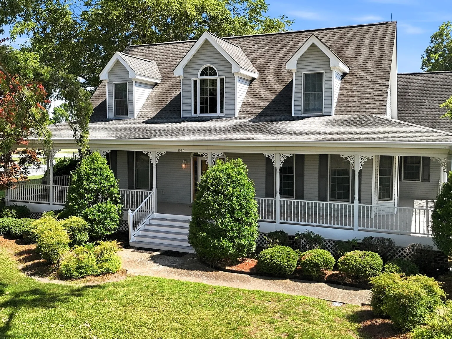 4 bed, 2.5 bath, 3442 sqft, $3,100 — Photo 3
