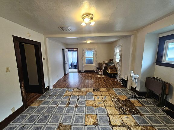 5th image of 1349 Hickory St