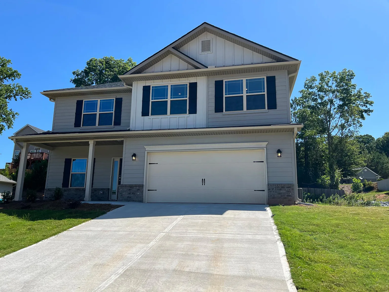 2327 Remington Dr — Photo 1