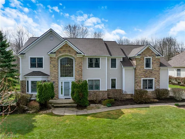 38595 Flanders Dr, Solon, OH 44139