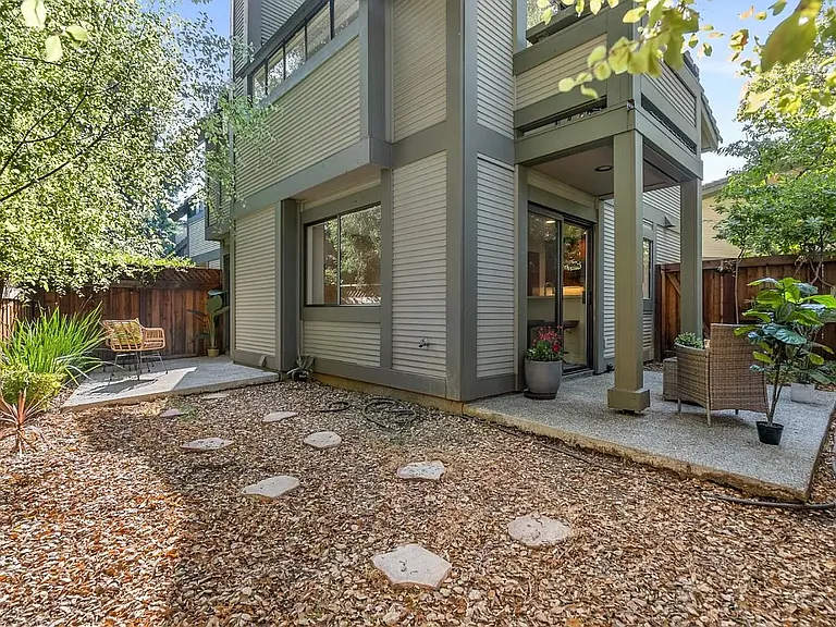 1337 Alma St — Photo 12