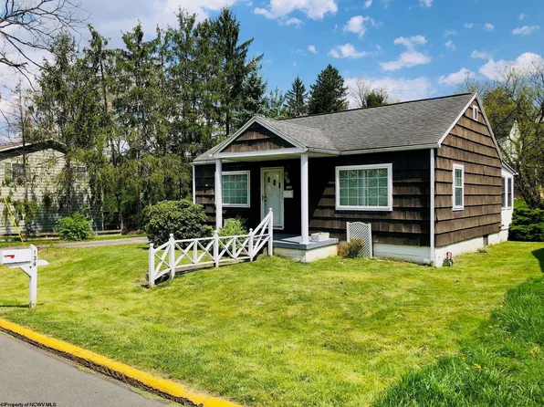 138 Hoffman Ave, Morgantown, WV 26505