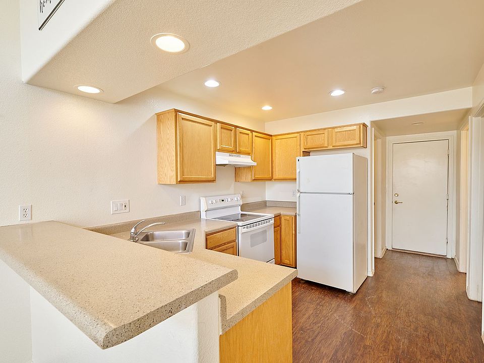 1st image of 422 N Drew St #0