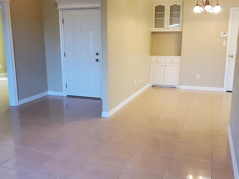 1924 Treasure Oaks Dr — Photo 12