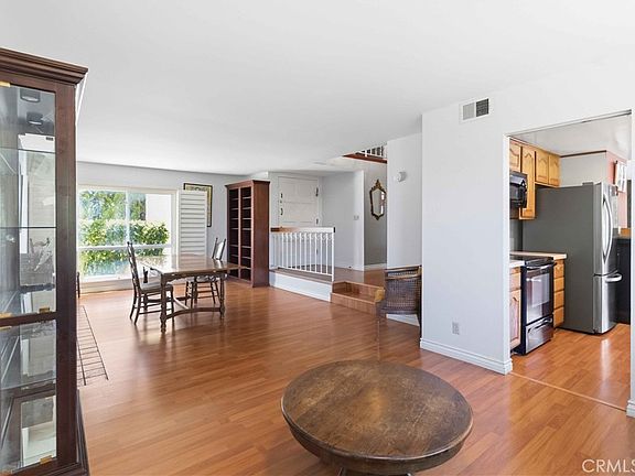 5th image of 2355 Heywood St