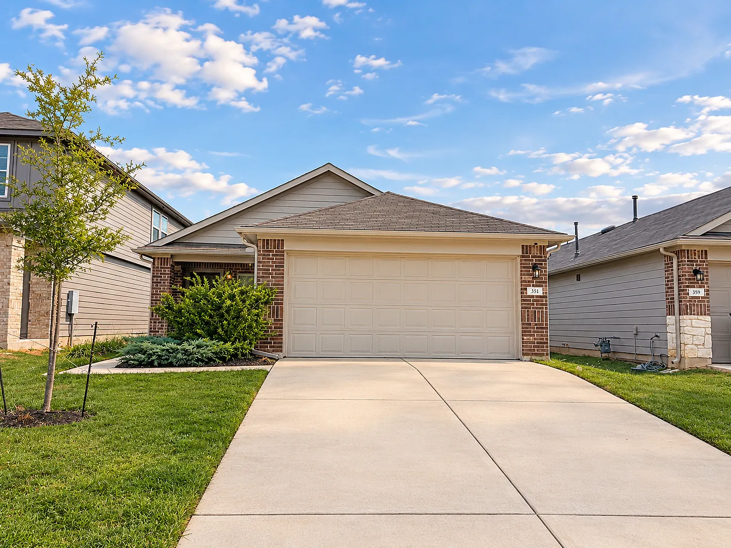 351 Sickle Loop — Photo 2