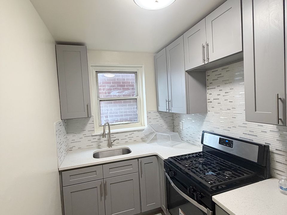 2nd image of 5921 Calloway St #44