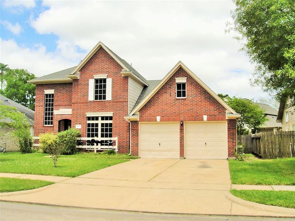 1st image of 10923 Spruce Dr N