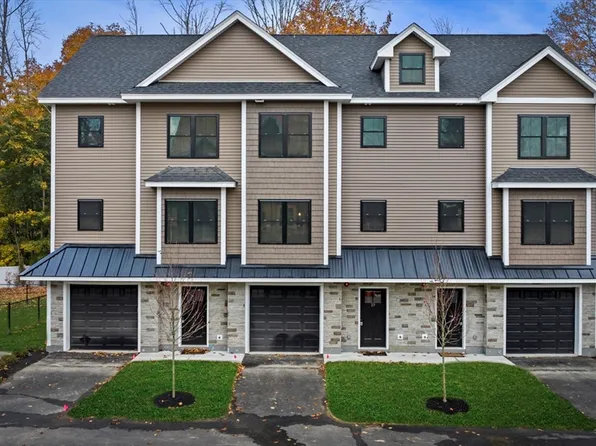 9 Acton Rd #19, Chelmsford, MA 01824