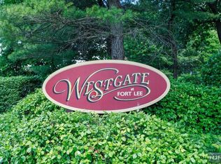 757 Charles Ct, Fort Lee, NJ 07024