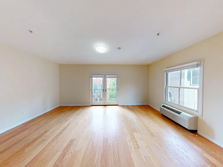 285 Golden Hill St — Photo 7