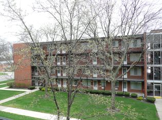 2925 W 13 Mile Rd APT 306, Royal Oak, MI 48073