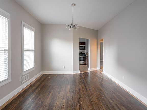 635Belmont-123
