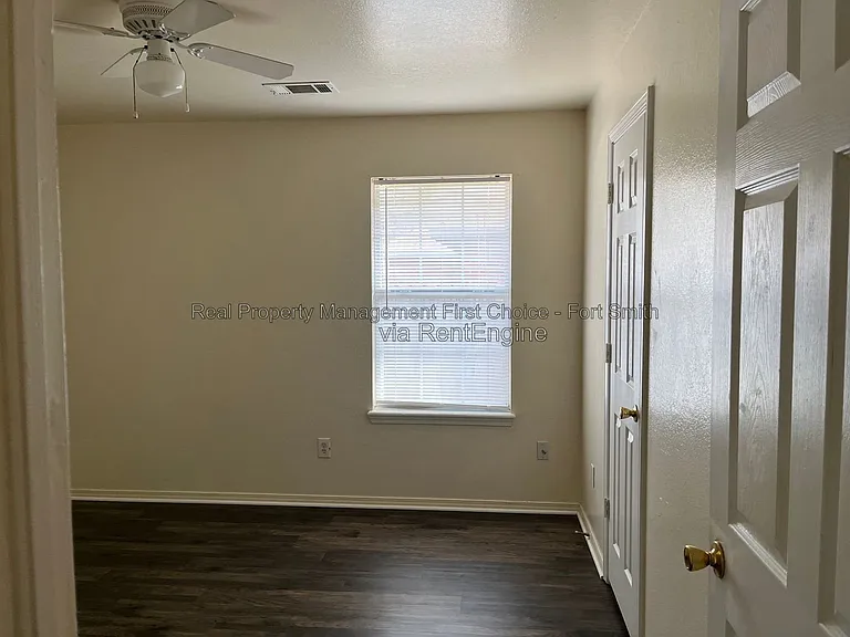 3509 Price Cir — Photo 17