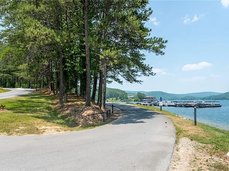 369 Hillside Dr — Photo 21