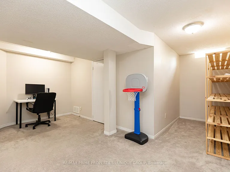 25 Pine Gate Pl — Photo 35