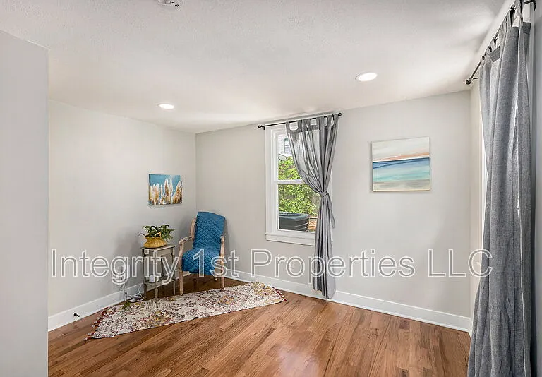 4419 State Line Rd — Photo 12