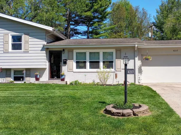 4217 Ridgeway Ave, Columbus, IN 47203
