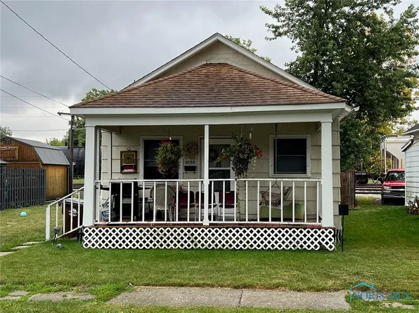 1033 Harrison Ave, Defiance, OH 43512