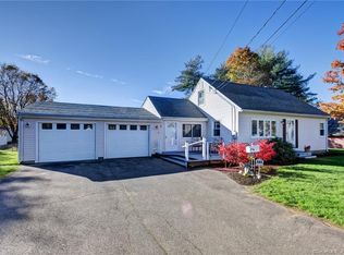 3 Stanley Dr, Enfield, CT 06082