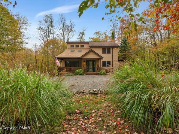 220 Eagles View Dr, Clifton Township, PA 18424