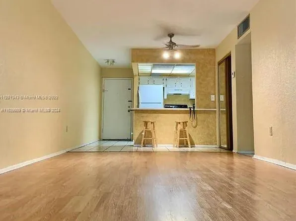 7300 NW 17th St APT 206, Fort Lauderdale, FL 33313