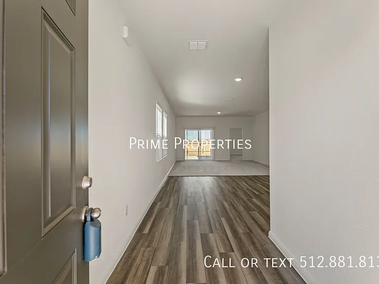 221 Wilson Springs Ln — Photo 4