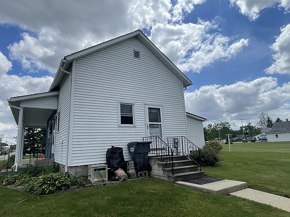 3rd image of 304 W Henderson St