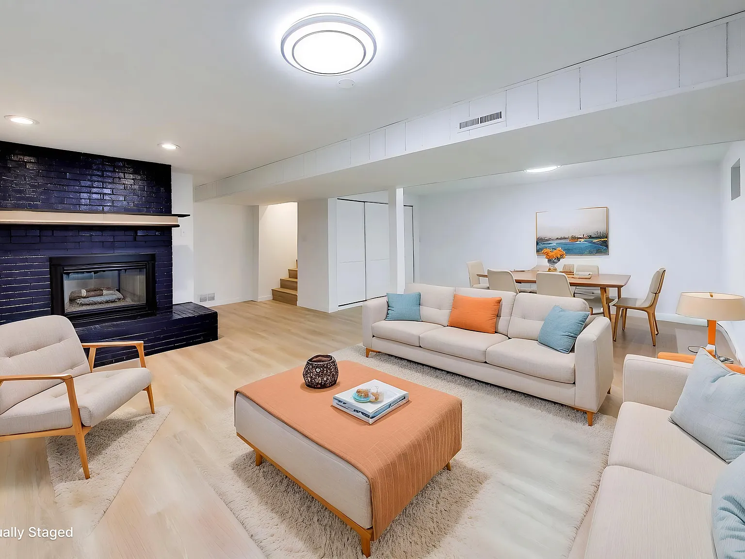 3 bed, 1.5 bath, 2400 sqft, $2,750 — Photo 3