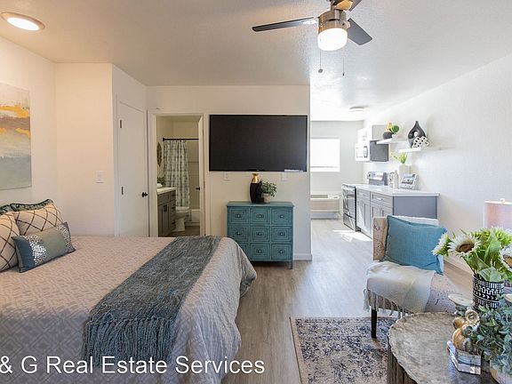 4th image of 2020 W Orangewood Ave #5