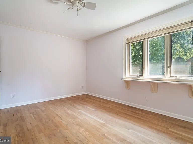 15729 Holly Grove Rd — Photo 55