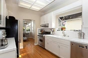 3rd image of 5039 Proctor Ave