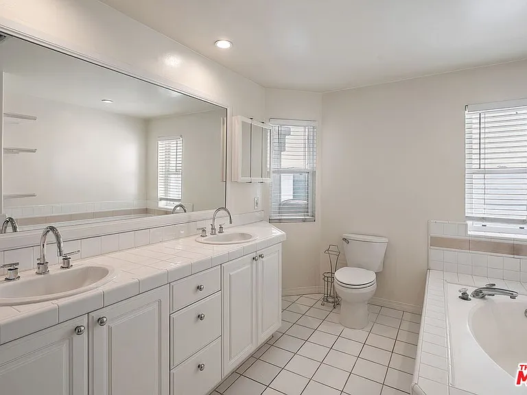 11737 Goshen Ave #302 — Photo 18