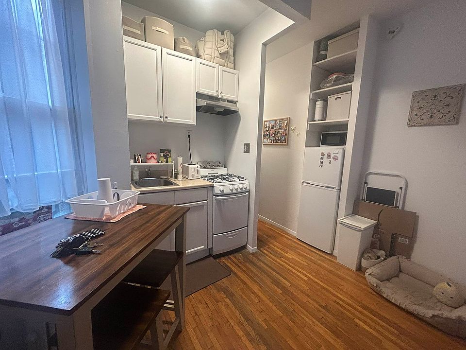 2nd image of 1475 2nd Ave APT 5H